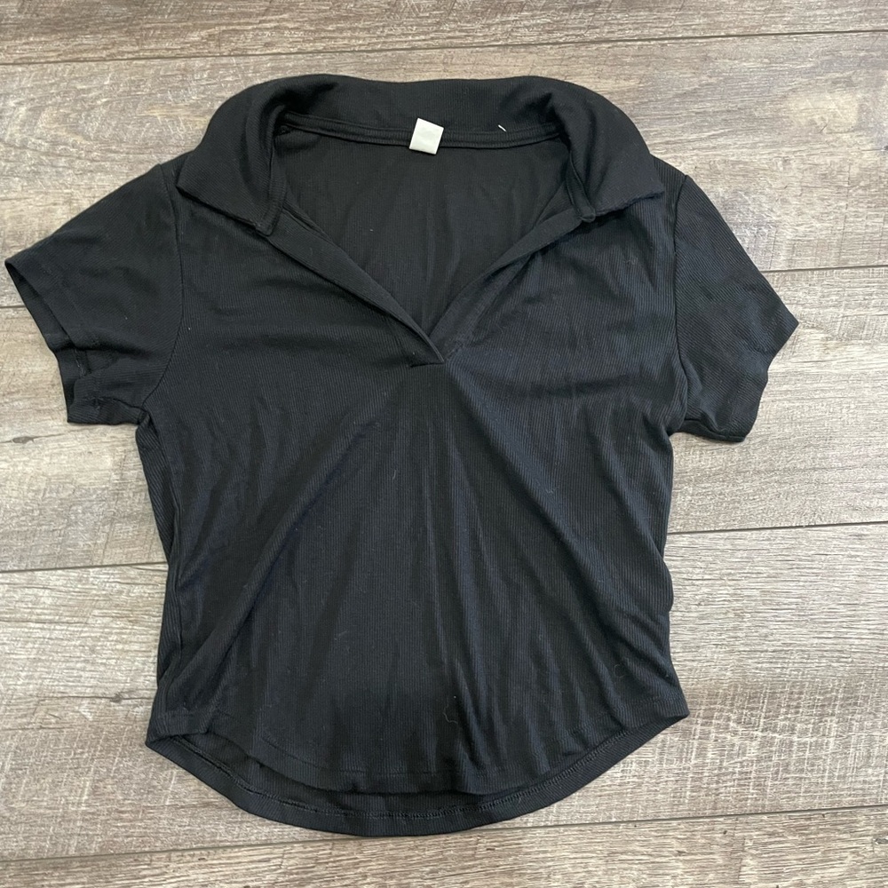 Old Navy Black Collared Crop Top size medium
